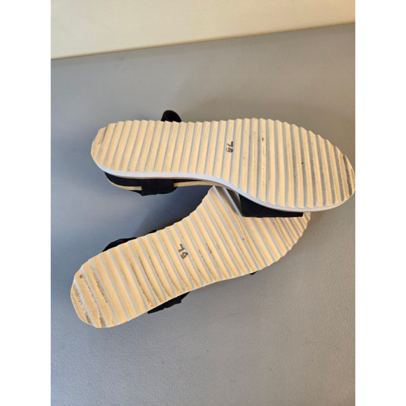 Women's Skechers Black & Tan Memory Foam Sandals Size 6 - Picture 8 of 8